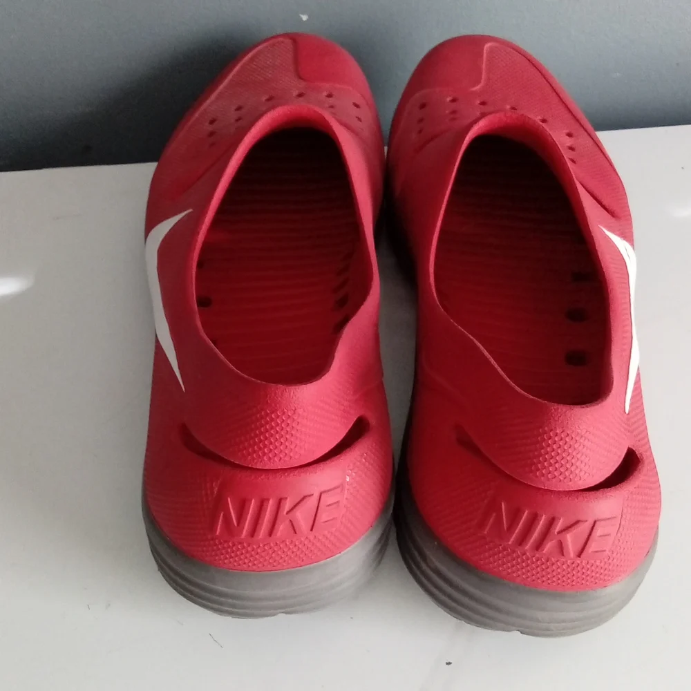 Nike Water Shoes Red‎ Slip On Athletic Aqua Clogs Mens size 15